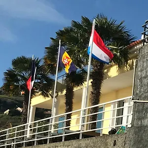 The Flaghouse Estreito Da Calheta